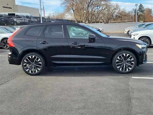 2026 Volvo XC60 B5 Ultra