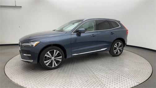 2023 Volvo XC60 B5 Plus Bright Theme