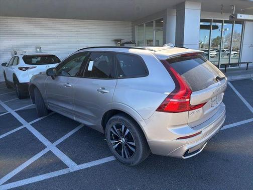 Bright 2025 Volvo XC60 B5 Core