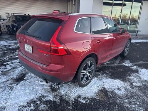 2020 Volvo XC60 T5 Momentum