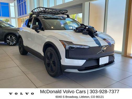 Crystal White 2026 Volvo EX30 TWIN MOTOR CROSS COUNTRY ULTRA