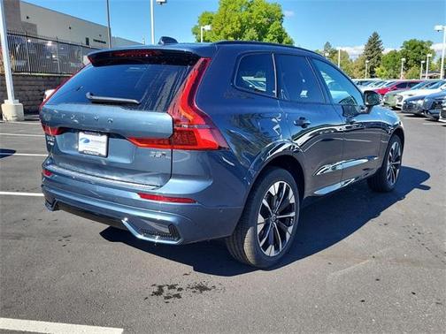 2026 Volvo XC60 B5 Plus
