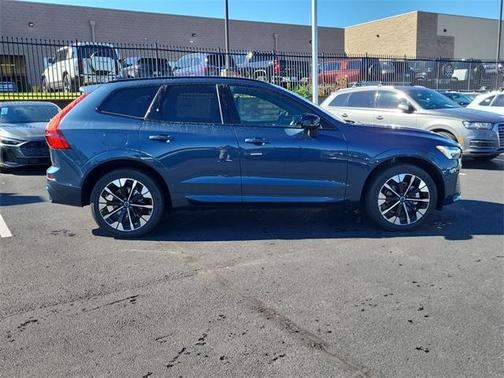 2026 Volvo XC60 B5 Plus