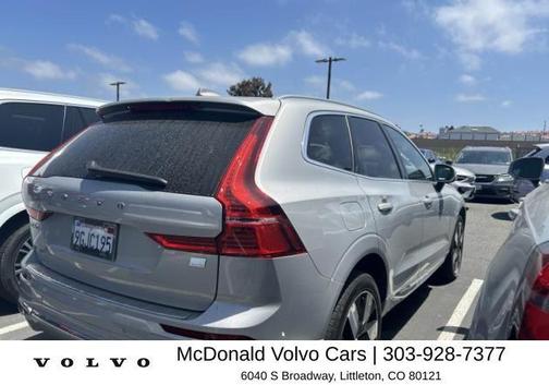 Silver 2023 Volvo XC60 Recharge Plug-In Hybrid T8 Ultimate Bright Theme