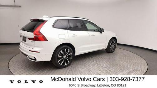 Crystal White Metallic 2025 Volvo XC60 B5 Plus
