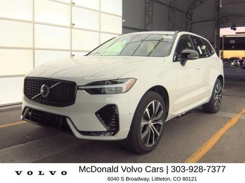 Crystal White Metallic 2025 Volvo XC60 B5 Plus