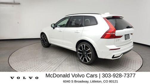 Crystal White Metallic 2023 Volvo XC60 B5 Ultimate Dark Theme