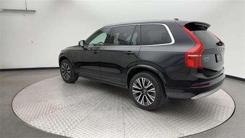 2022 Volvo XC90 T5 Momentum 7 Passenger