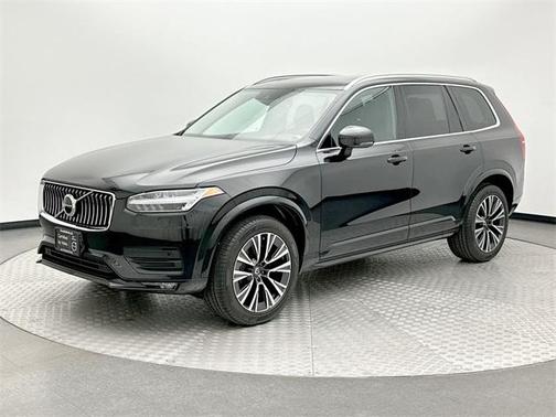 2022 Volvo XC90 T5 Momentum 7 Passenger