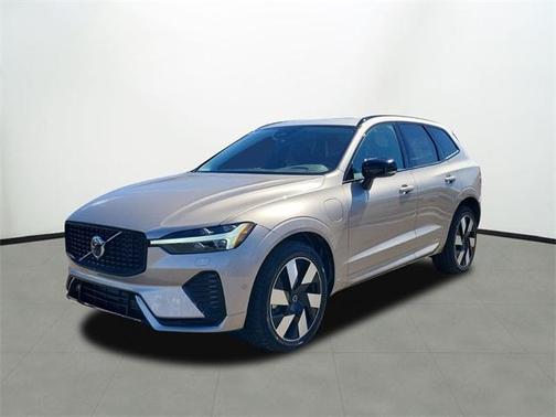 2025 Volvo XC60 Plug-In Hybrid T8 Plus