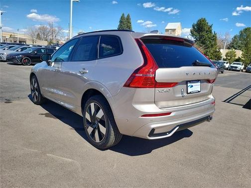 2025 Volvo XC60 Plug-In Hybrid T8 Plus