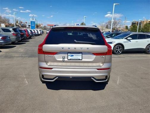 2025 Volvo XC60 Plug-In Hybrid T8 Plus