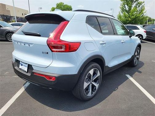 2026 Volvo XC40 B5 Plus