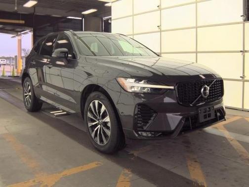 2025 Volvo XC60 B5 Plus