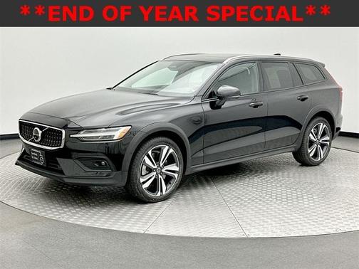 2023 Volvo V60 Cross Country B5 Plus
