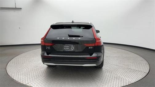 2023 Volvo V60 Cross Country B5 Plus