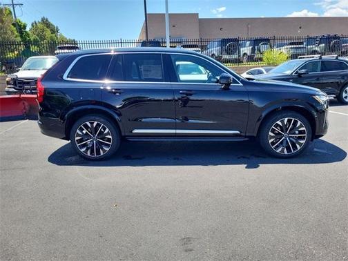 2025 Volvo XC90 B6 Plus 7-Seater