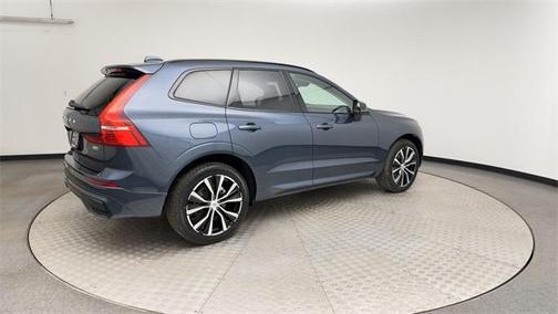 2025 Volvo XC60 B5 Plus