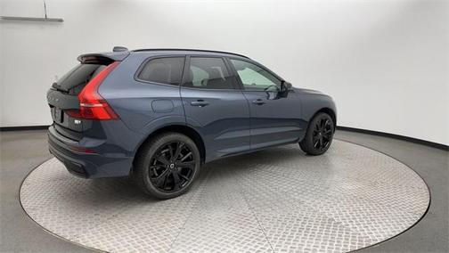 2022 Volvo XC60 Recharge Plug-In Hybrid T8 R-Design
