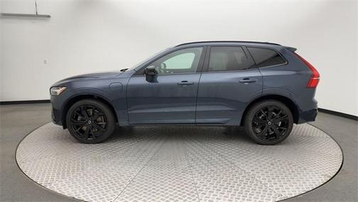 2022 Volvo XC60 Recharge Plug-In Hybrid T8 R-Design