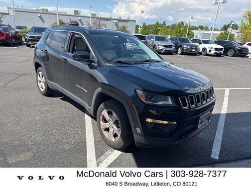 Diamond Black 2018 Jeep Compass Latitude