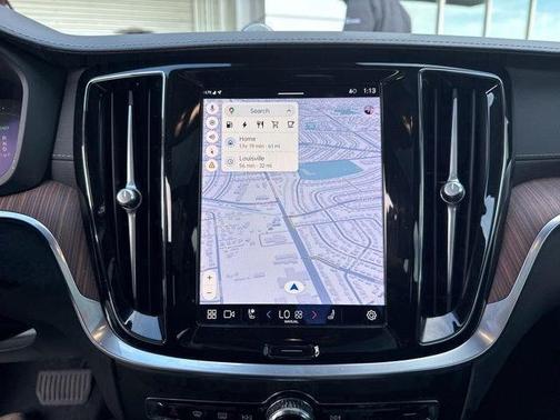 2023 Volvo S60 Recharge Plug-In Hybrid T8 Ultimate Dark Theme