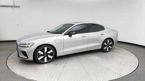 2023 Volvo S60 Recharge Plug-In Hybrid T8 Ultimate Dark Theme