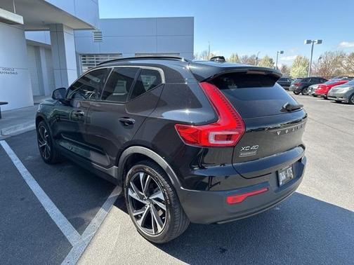 2021 Volvo XC40 T5 R-Design