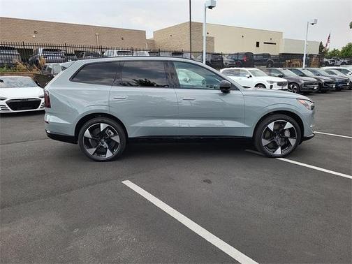 2025 Volvo EX90 Twin Motor Performance Plus