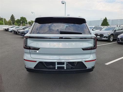 2025 Volvo EX90 Twin Motor Performance Plus