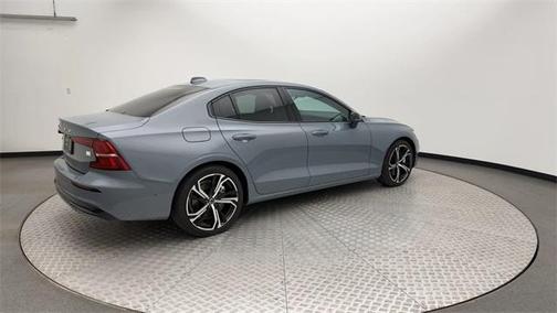 2023 Volvo S60 Recharge Plug-In Hybrid T8 Plus Dark Theme