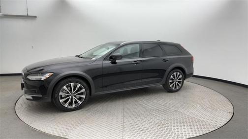 2023 Volvo V90 Cross Country B6 Plus