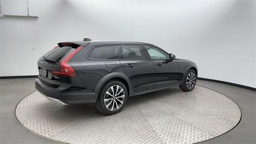 2023 Volvo V90 Cross Country B6 Plus
