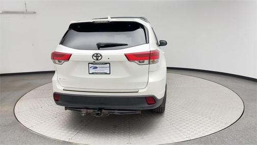 2017 Toyota Highlander SE