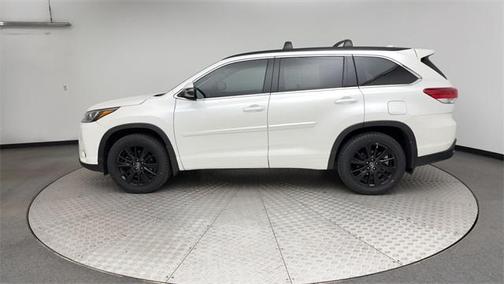 2017 Toyota Highlander SE