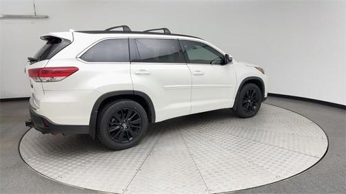 2017 Toyota Highlander SE