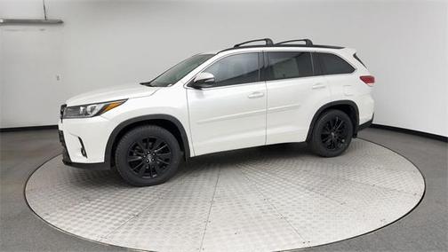 2017 Toyota Highlander SE