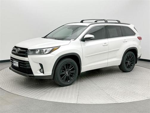2017 Toyota Highlander SE