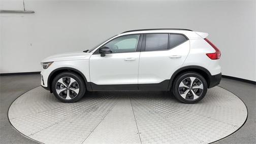 2025 Volvo XC40 B5 Plus Dark Theme