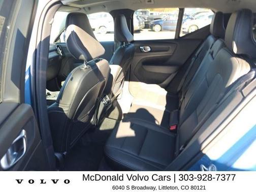 Fjord Blue Metallic 2025 Volvo XC40 B5 Core Bright Theme