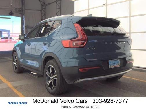 Fjord Blue Metallic 2025 Volvo XC40 B5 Core Bright Theme