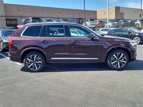 2025 Volvo XC90 B5 Core