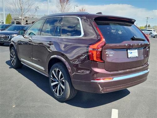 2025 Volvo XC90 B5 Core