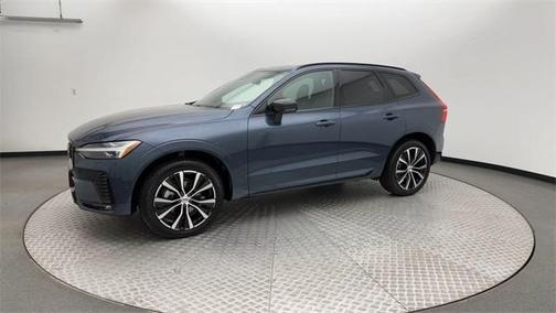 2024 Volvo XC60 B5 Plus Dark Theme
