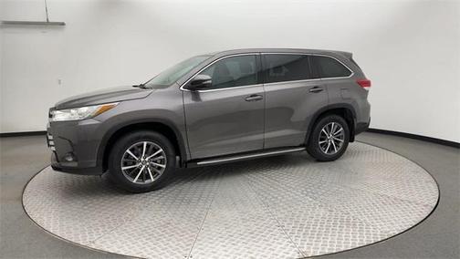 2017 Toyota Highlander LE