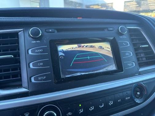 2017 Toyota Highlander LE