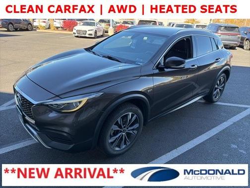 2017 INFINITI QX30 Luxury