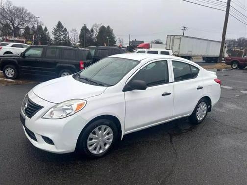 2014 Nissan Versa 1.6 S+