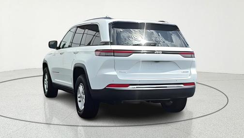 Bright White Clearcoat 2023 Jeep Grand Cherokee Laredo