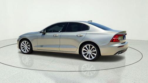 Gray Metallic 2020 Volvo S60 T5 Momentum